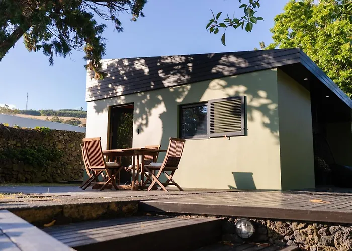 Дом отдыха Caloura Suite *