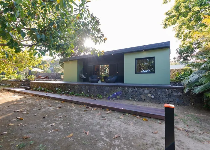 Дом отдыха Caloura Suite *